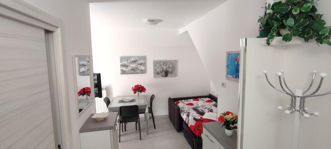 Casa Vacanze Dimora Monfalcone مونتيسكاليوزو المظهر الخارجي الصورة