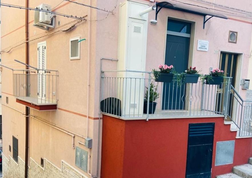 Casa Vacanze Dimora Monfalcone مونتيسكاليوزو المظهر الخارجي الصورة