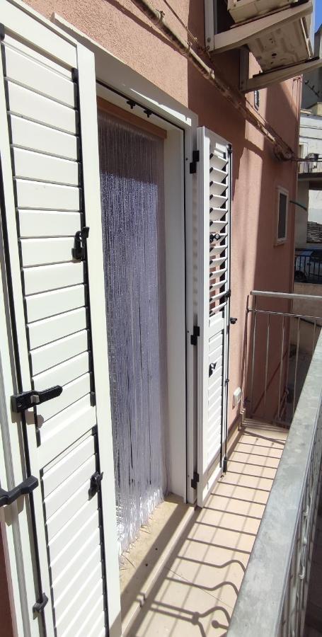 Casa Vacanze Dimora Monfalcone مونتيسكاليوزو المظهر الخارجي الصورة