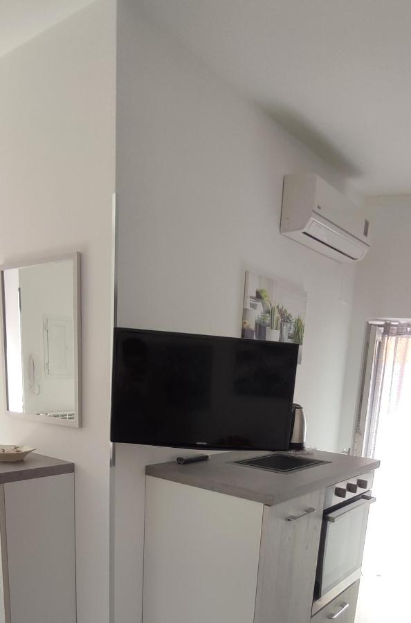 Casa Vacanze Dimora Monfalcone مونتيسكاليوزو المظهر الخارجي الصورة